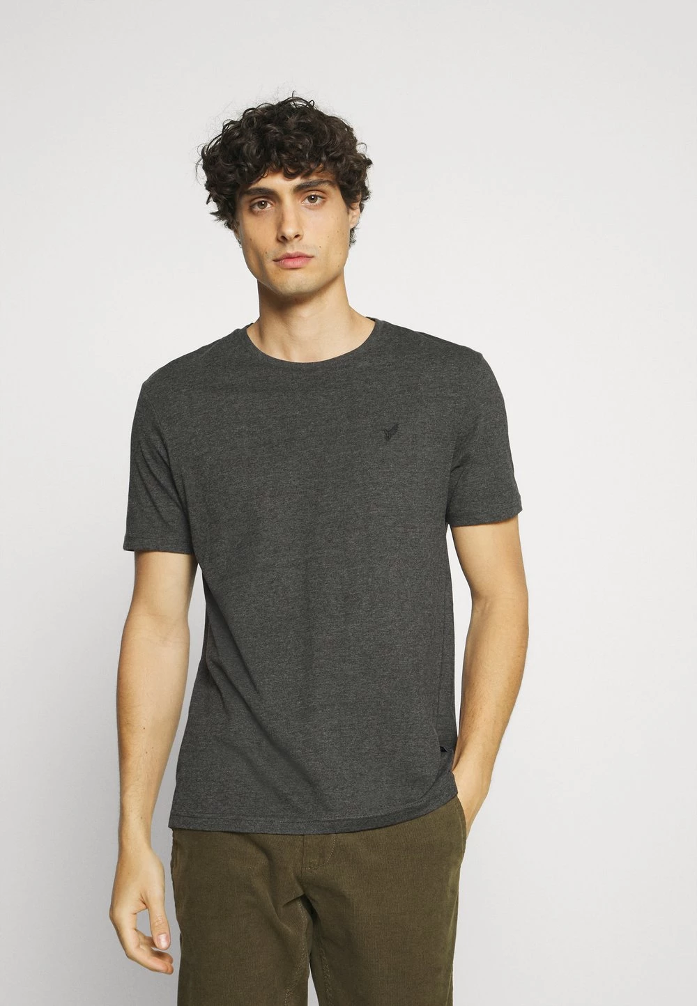 Pier One 2 PACK - T-shirt basique Prix Ourlé t-shirts col rond homme 6 Pier One 2 PACK - T-shirt basique Prix Ourlé t-shirts col rond homme – Image 4