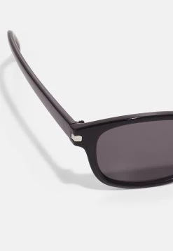 Pier One Qualité Garantie Lunettes de soleil rectangulaire homme 9 Pier One Qualité Garantie Lunettes de soleil rectangulaire homme -Pas Cher Pier One Boutique 64285bdbadcd4359bea1d0c13a0eb5aa