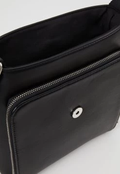 Pier One Sac bandoulière Promos sacs fermoir aimanté homme 13 Pier One Sac bandoulière Promos sacs fermoir aimanté homme -Pas Cher Pier One Boutique 64e3258d4b2e4b3b9dd81fdee0642ad6