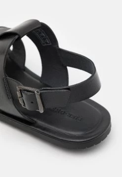 Haute Qualité Pier One Sandales sandales et tongs ouvert homme -Pas Cher Pier One Boutique 6b502882c76a48c7a247486891b8591c