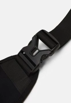 Pier One Rabais UNISEX - Sac bandoulière sacs et bagages fermeture à clip -Pas Cher Pier One Boutique 6d691feef3b34d42a33ade455cb03592