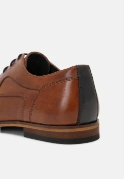 Pier One Derbies Qualité Fiable derbies et richelieus rond homme 15 Pier One Derbies Qualité Fiable derbies et richelieus rond homme -Pas Cher Pier One Boutique 6d7a70fdbbf5465aa0245b5062e6e5dd