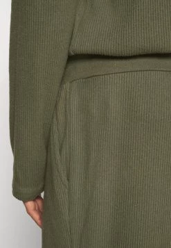 Pier One Remise En Ligne Bas de pyjama pyjamas haute homme -Pas Cher Pier One Boutique 6e1e41e8a785467a93a26dc58aece4f1