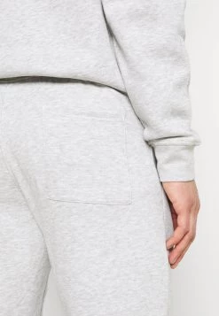 Réduction Pier One 2 PACK - Pantalon de survêtement pantalons normale homme -Pas Cher Pier One Boutique 737d28e17a324ecc9e683cebbda75492