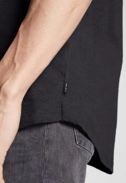 Prix De Lancement Pier One T-shirt basique t-shirts col rond homme -Pas Cher Pier One Boutique 7a5a85eb54da478ca91edef0d380e1c9