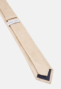 Rabais Pier One SET - Cravate pochettes de costume couleur unie homme -Pas Cher Pier One Boutique 7ba93ae77bb348c1b5304b3e48a9f55e