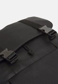 Pier One UNISEX - Sac à dos Prix Sacrifiés sacs et bagages compartiment pour téléphone portable -Pas Cher Pier One Boutique 7cc8507be5b9422099f116d676900185