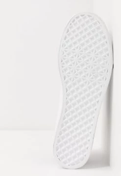 Prix Dégriffé Pier One UNISEX - Baskets basses baskets & sneakers rond -Pas Cher Pier One Boutique 80ebefdac75446b0ac93aa77639e0b44