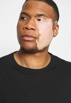 Prix Accessible Pier One 5 PACK - T-shirt basique t-shirts col rond homme -Pas Cher Pier One Boutique 84331201d7ad4f91891897025b57fc5e