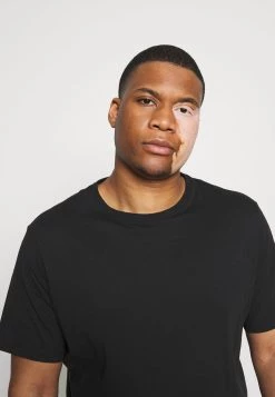 Prix Accessible Pier One 5 PACK - T-shirt basique t-shirts col rond homme -Pas Cher Pier One Boutique 85ec83a1f80b460abaa80a02ecc0dfa2