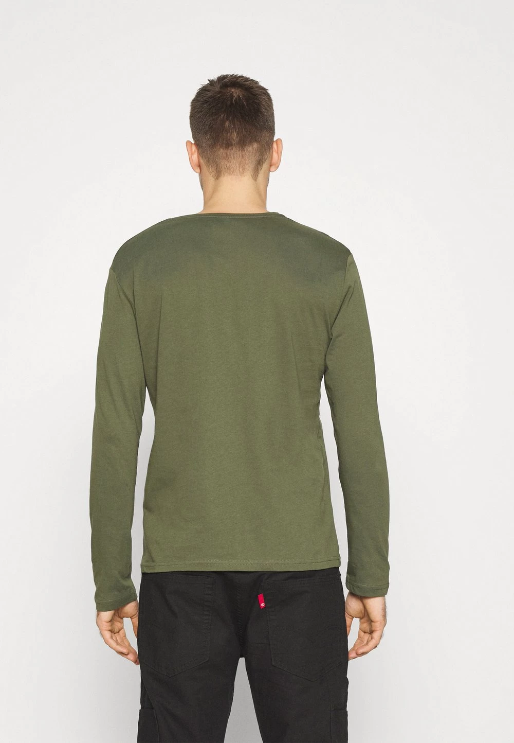 Pier One T-shirt à manches longues Prix Imbattable t-shirts col rond homme 5 Pier One T-shirt à manches longues Prix Imbattable t-shirts col rond homme – Image 3