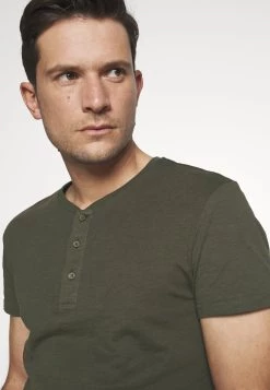 Pier One Prix Gelé T-shirt basique t-shirts col tunisien homme 12 Pier One Prix Gelé T-shirt basique t-shirts col tunisien homme -Pas Cher Pier One Boutique 8f212b49a40a498b90bed7c9c238fe6a