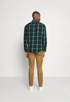 Se Vend Bas Prix Pier One Chemise chemises col à boutons homme -Pas Cher Pier One Boutique 8f4dee2cb9574e52b01ec5a39f5adc0f