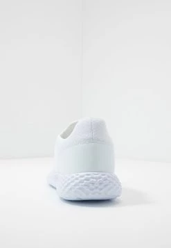 Pier One UNISEX - Baskets basses Prix Refroidis sneakers rond homme -Pas Cher Pier One Boutique 8fe493bf46434919ad52f3f2b166664b