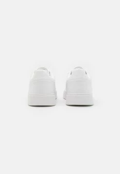 Pier One Rabais UNISEX - Baskets basses baskets & sneakers rond 10 Pier One Rabais UNISEX - Baskets basses baskets & sneakers rond -Pas Cher Pier One Boutique 91906dfa01a145cbbf47a93b3f457a71