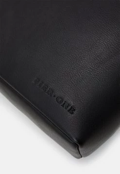 Pier One Sac bandoulière Prix Préférentiel sacs compartiment pour téléphone portable homme 9 Pier One Sac bandoulière Prix Préférentiel sacs compartiment pour téléphone portable homme -Pas Cher Pier One Boutique 969d38eb368844c486da76ceac154276