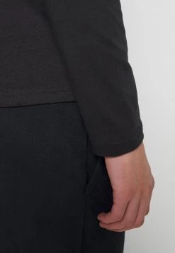 Pier One Prix Gelé 5 PACK - T-shirt à manches longues t-shirts & polos col rond homme -Pas Cher Pier One Boutique 9c999edfb4784781b9b45e88c2578460