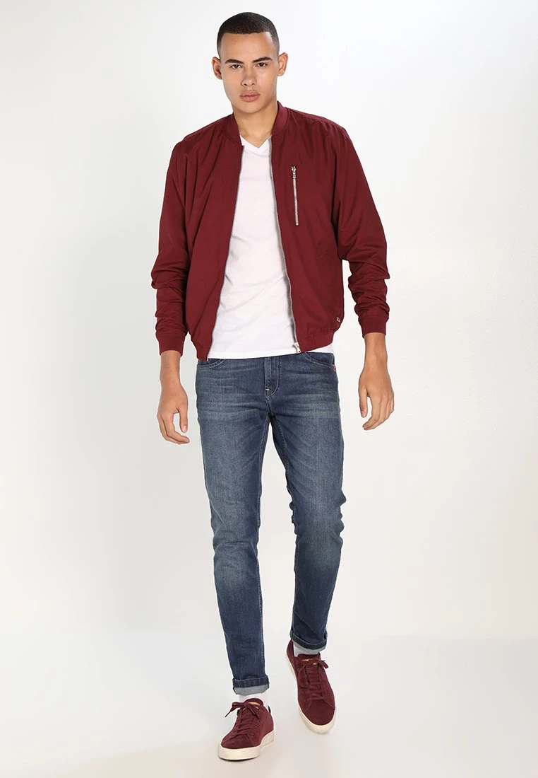 Pier One 3 PACK - T-shirt basique qualité absolue t-shirts & polos col en v homme 4 Pier One 3 PACK - T-shirt basique qualité absolue t-shirts & polos col en v homme – Image 2