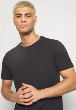 Prix Sacrifiés Pier One 7 PACK - T-shirt basique t-shirts col rond homme -Pas Cher Pier One Boutique a537c665fcb548988df38d98a88a46a2