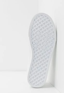 Pier One UNISEX - Baskets basses Assurance De l’Authenticité sneakers rond 13 Pier One UNISEX - Baskets basses Assurance De l’Authenticité sneakers rond -Pas Cher Pier One Boutique a93af45c740b4e05bf0baca62c12f625