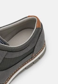 Pier One Promos Chaussures à lacets derbies et richelieus rond homme -Pas Cher Pier One Boutique aa9ef0efa7d543b58a94f141773574c6