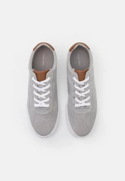 Prix Dégriffé Pier One UNISEX - Baskets basses sneakers rond -Pas Cher Pier One Boutique b15e8c11469444ab8532e52844264ea9