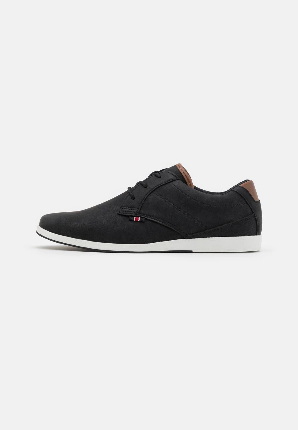 Réduction Pier One Chaussures à lacets derbies, richelieus & chaussures bateau rond homme 9 Réduction Pier One Chaussures à lacets derbies, richelieus & chaussures bateau rond homme – Image 7
