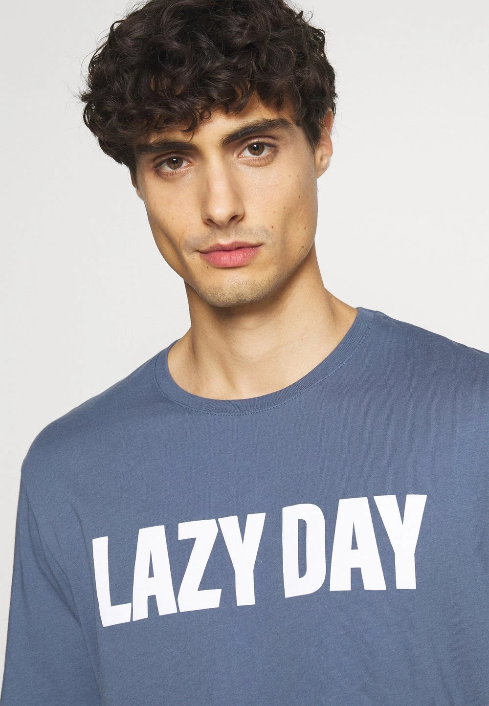 Pier One Vendre-Réclame Haut de pyjama pyjamas col rond homme 6 Pier One Vendre-Réclame Haut de pyjama pyjamas col rond homme – Image 4