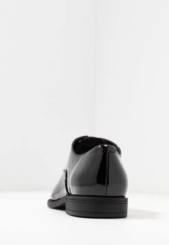 Pier One Derbies & Richelieus Se Vend Bas Prix chaussures de ville rond homme -Pas Cher Pier One Boutique b42a8fcf15f249da8eaa2cca1d1d7c74