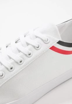 Soldes En Ligne Pier One UNISEX - Baskets basses sneakers rond -Pas Cher Pier One Boutique b63d6b7f99c14d29a5881d57b7d25f10