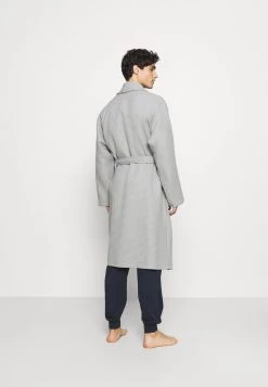 Pier One Peignoir Meilleure qualité sous-vêtements & chaussettes col châle homme 15 Pier One Peignoir Meilleure qualité sous-vêtements & chaussettes col châle homme -Pas Cher Pier One Boutique b68ba810bfe146c09affa8730a6c9ea7