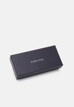 Pier One Qualité Excellente SET - Noeud papillon pochettes de costume carreaux homme -Pas Cher Pier One Boutique b85593ca7a434bd2895cbf99cd6a87e4