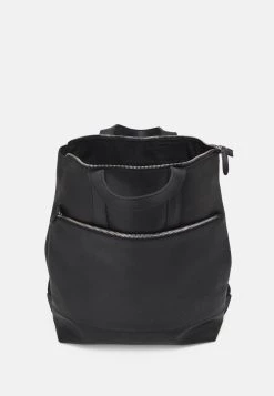 Vendre-Réclame Pier One LEATHER UNISEX - Sac à dos sacs compartiment pour pc portable -Pas Cher Pier One Boutique b8cec2b8421a4b2cb2ecd7ec2ea4d5b0