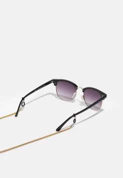 Pier One Soldes CHAIN UNISEX SET - Lunettes de soleil trapèze -Pas Cher Pier One Boutique ba829c8849594216819768f605ba0fac