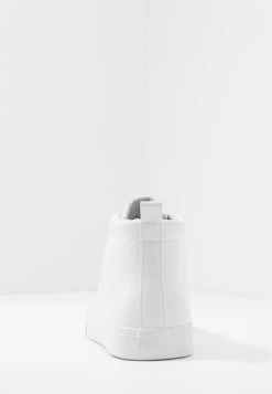 Pier One UNISEX - Baskets montantes Prix Malin sneakers rond 11 Pier One UNISEX - Baskets montantes Prix Malin sneakers rond -Pas Cher Pier One Boutique bfa354986049429893f7b2852a8b773b