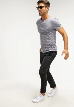 Pier One T-shirt imprimé Prix Cassé t-shirts col rond homme 11 Pier One T-shirt imprimé Prix Cassé t-shirts col rond homme -Pas Cher Pier One Boutique c008ed7b8a4146819446b6b4d2b29de7