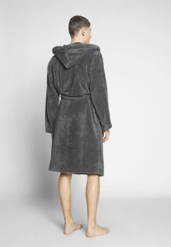 Prix Usine Pier One Peignoir sous-vêtements & chaussettes capuche homme -Pas Cher Pier One Boutique c0a98bff0d7040bc9af7c1b11057f9de