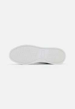 Pier One UNISEX - Baskets basses Faible Prix baskets & sneakers rond 12 Pier One UNISEX - Baskets basses Faible Prix baskets & sneakers rond -Pas Cher Pier One Boutique c36d582ffee44d6ca3875c4607d01096