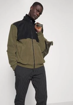 Pier One Prix Distinctifs Veste polaire pulls & gilets col officier homme 11 Pier One Prix Distinctifs Veste polaire pulls & gilets col officier homme -Pas Cher Pier One Boutique c80b115cb8da4237871889c2536d8abe