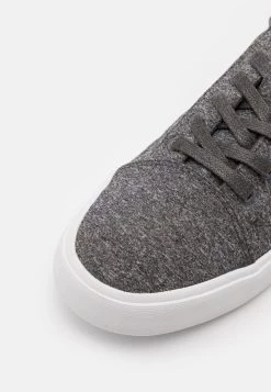 Pier One Prix Incroyables Baskets basses sneakers rond unisex -Pas Cher Pier One Boutique c93191640e5742009c1245860f184f0e