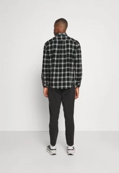 Pier One Chemise Prix Favorable chemises col kent homme -Pas Cher Pier One Boutique c9f40251dccf4fbd9bdaf9cb438b84c5