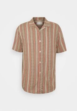 Pier One Chemise Qualité garantie 100% chemises col revers homme -Pas Cher Pier One Boutique c9f8f3ca4eb045d6a2a82e9c9daaecf9