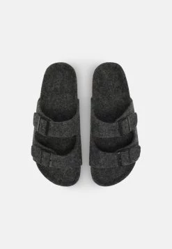 Pier One En Remise UNISEX - Mules sandales et tongs ouvert 14 Pier One En Remise UNISEX - Mules sandales et tongs ouvert -Pas Cher Pier One Boutique cb68aecce2494aa8a50a7f3410b86bfe