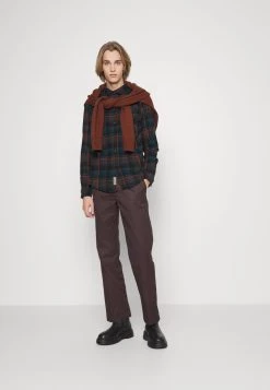 Pier One Chemise Prix Bradés chemises col kent homme -Pas Cher Pier One Boutique cde95862052d4e399bb8676024b48b17