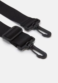 Prix Réduit Pier One UNISEX - Sac de sport sacs fermeture éclair -Pas Cher Pier One Boutique ce129610e8304c828858e29d5894a417