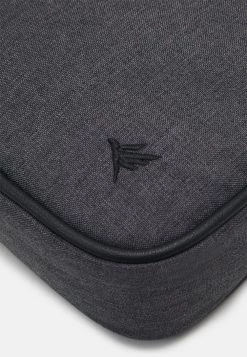 Pier One Meilleure qualité Sac bandoulière sacs compartiment pour téléphone portable homme -Pas Cher Pier One Boutique d5500ab1f32a4315ac22fe8ea521ff9e