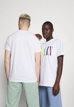 Pier One PRIDE - T-shirt imprimé Soldes t-shirts col rond homme -Pas Cher Pier One Boutique d88aeb9ecedd4ac79718b90433a49aef