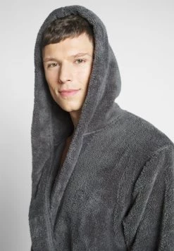 Prix Usine Pier One Peignoir sous-vêtements & chaussettes capuche homme -Pas Cher Pier One Boutique d8bc46bac8fa44929b190c5532f01c02