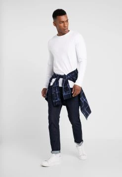 Prix Abordable Pier One 2 PACK - T-shirt à manches longues t-shirts col rond homme 13 Prix Abordable Pier One 2 PACK - T-shirt à manches longues t-shirts col rond homme -Pas Cher Pier One Boutique dc4fbe1b905241078bfb5a6afe022210