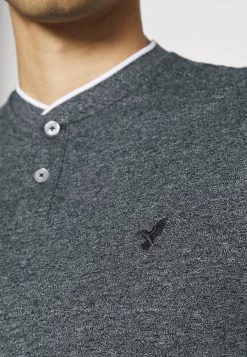 Pier One Polo Bon Rapport Coût-Efficacité t-shirts col tunisien homme -Pas Cher Pier One Boutique e07ebdc9cacd4edcbc2ba5728f61a9d3